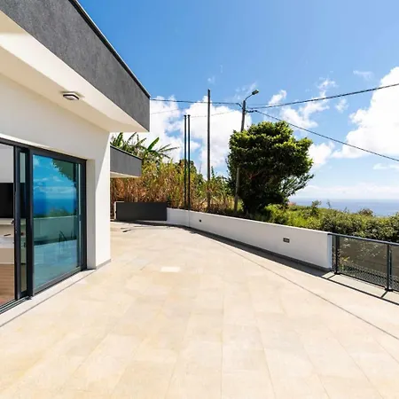 Coto House 23 *